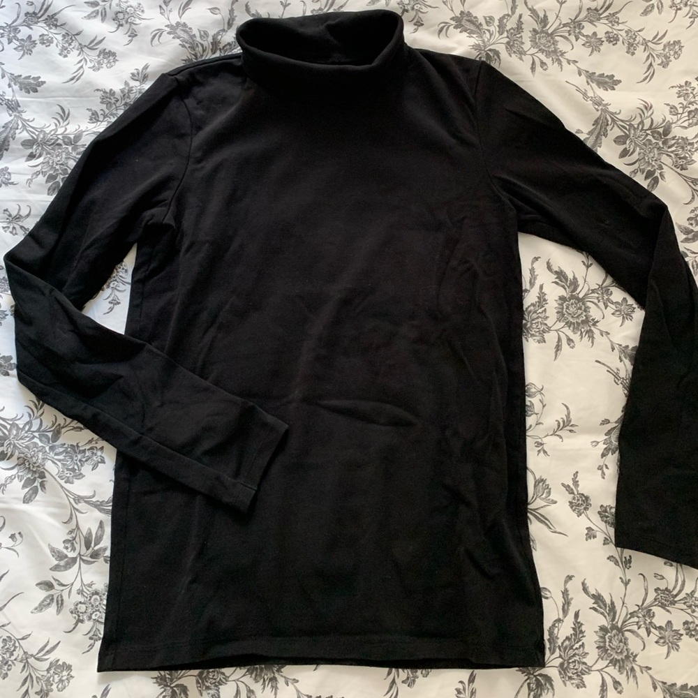 Black Uniqlo Turtleneck